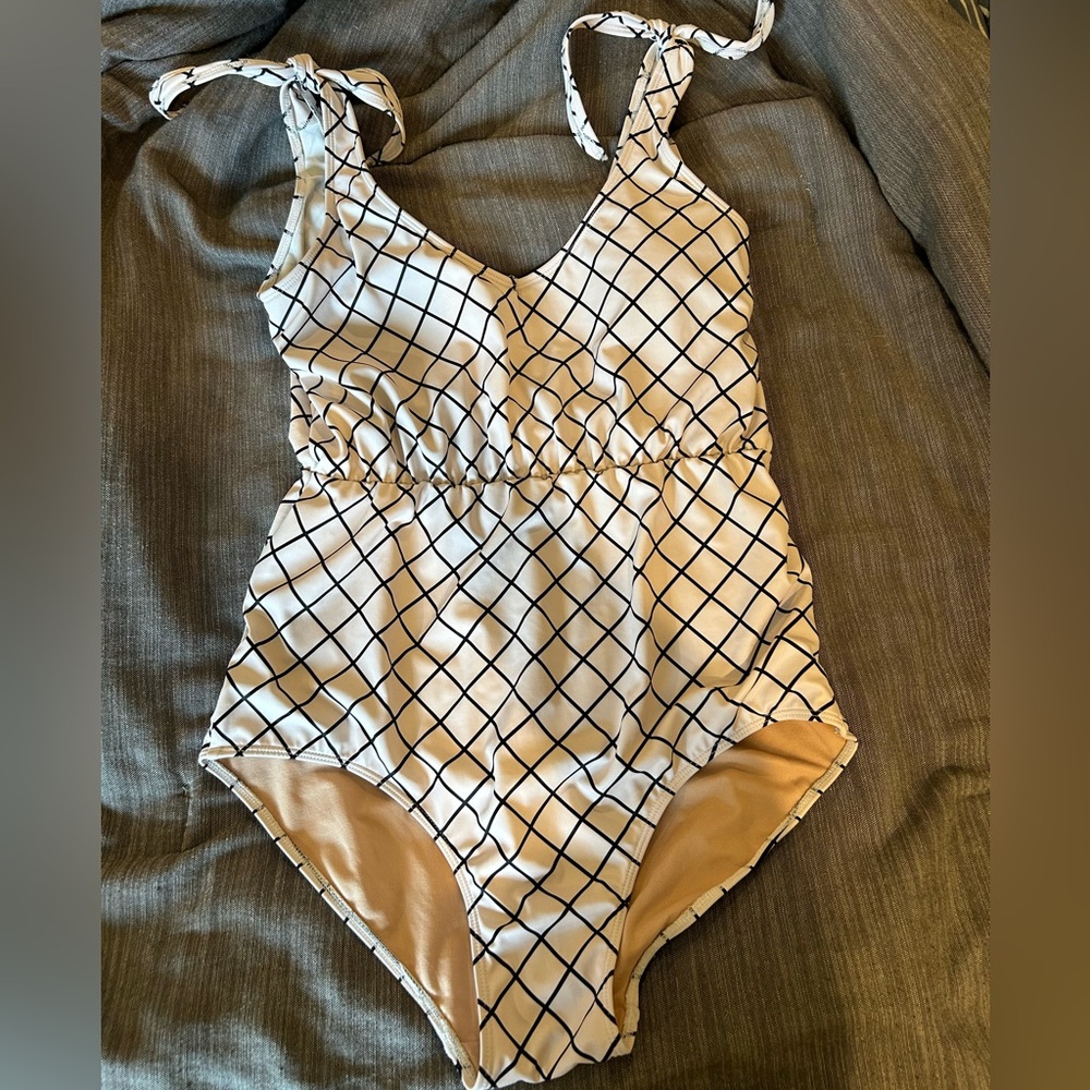 Kortni Jeane size large one piece swimsuit